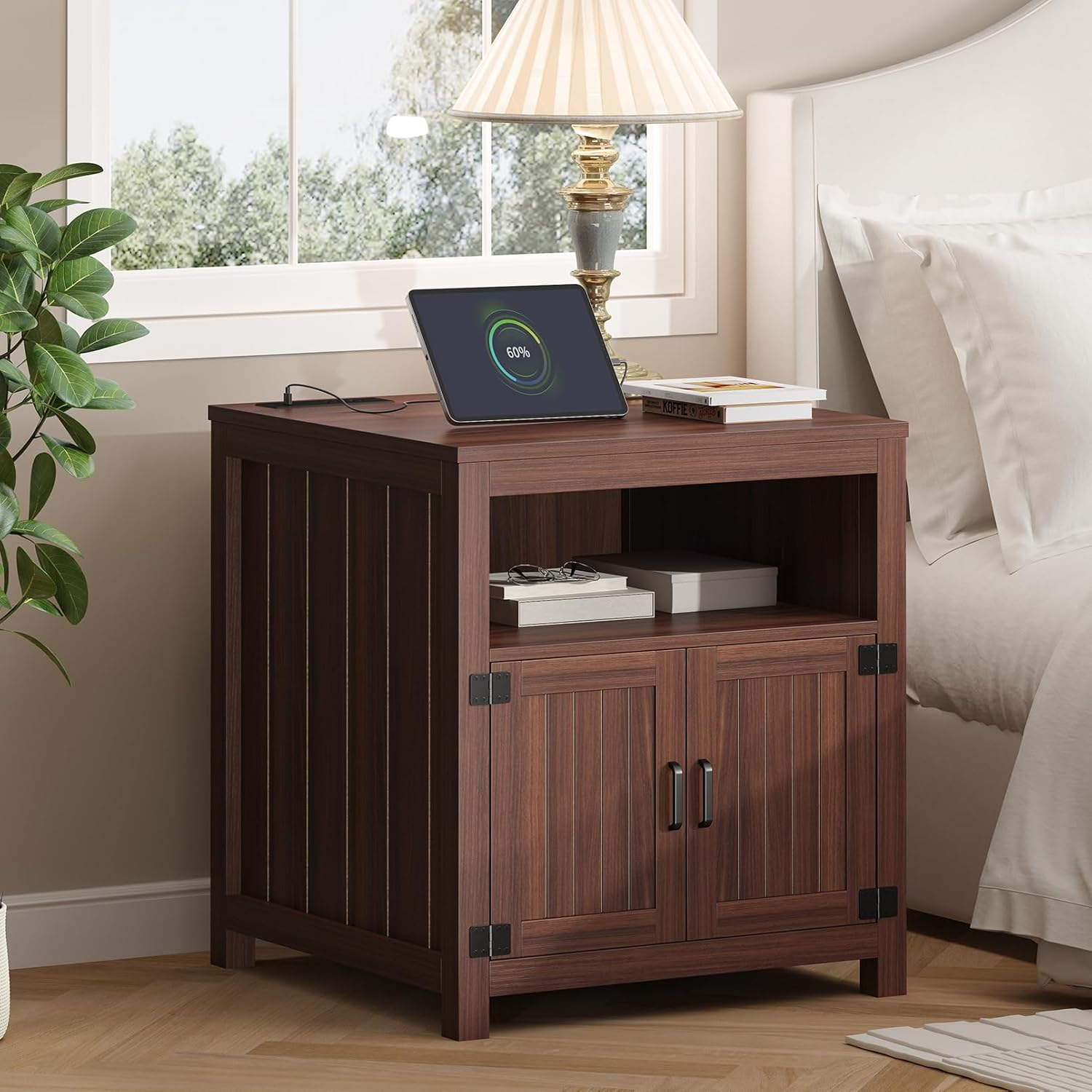 Vividwood Farmhouse End Table‌ - 23.6"W Side Table with Charging Station