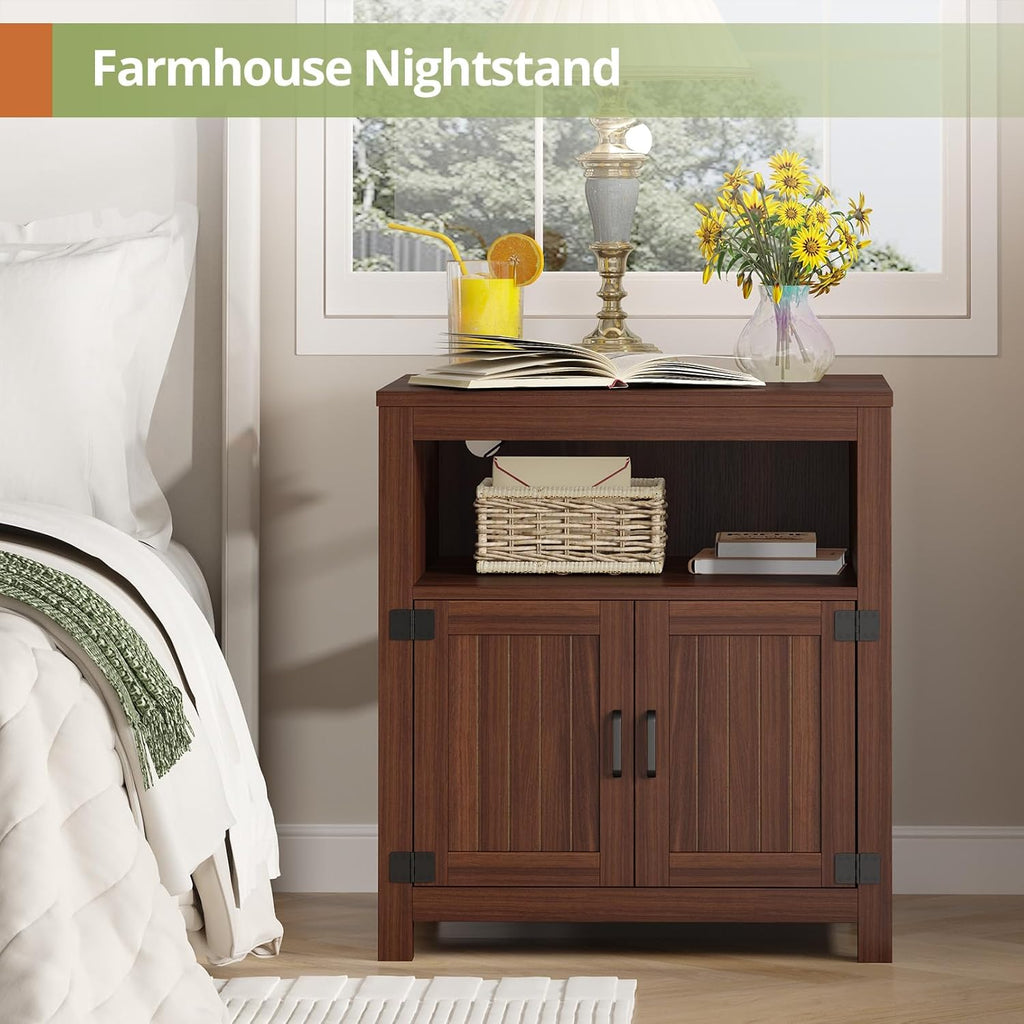 Vividwood Farmhouse End Table‌ - 23.6"W Side Table with Charging Station